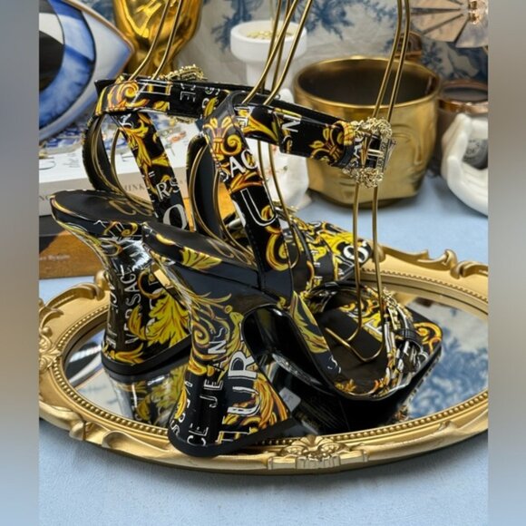 🆕 VERSACE JEANS COUTURE 🧿 NWOB Logo Couture Kirsten Heeled Sandals, Black Sz 8 - Picture 8 of 16